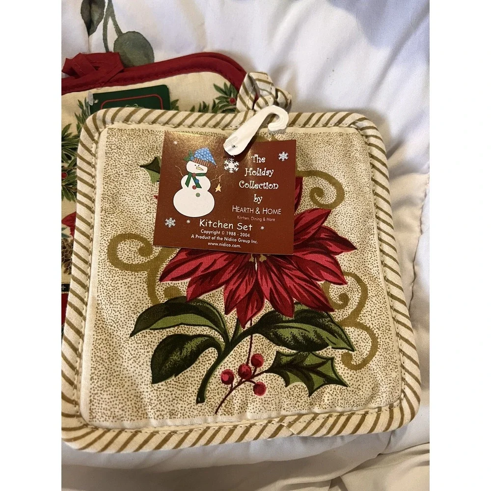 Poinsettia Pot Holders Christmas Pattern Set Of 4, Christmas House